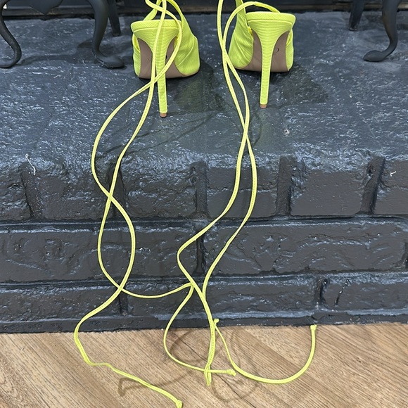 Citron = a vibrant neon greenish yellow. Worn indoors once. Ankle wrap; HH is 4” - Picture 2 of 6